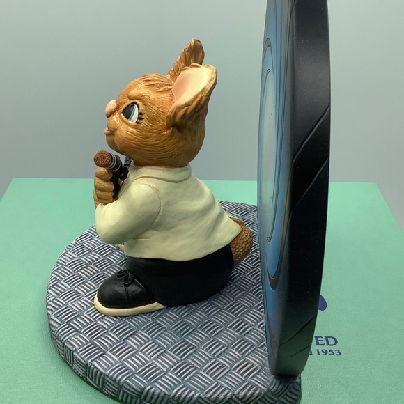 PENDELFIN - 2007 Canadian Event Piece - James Bond - COA - Stonecraft Rabbit - Picture 4 of 9